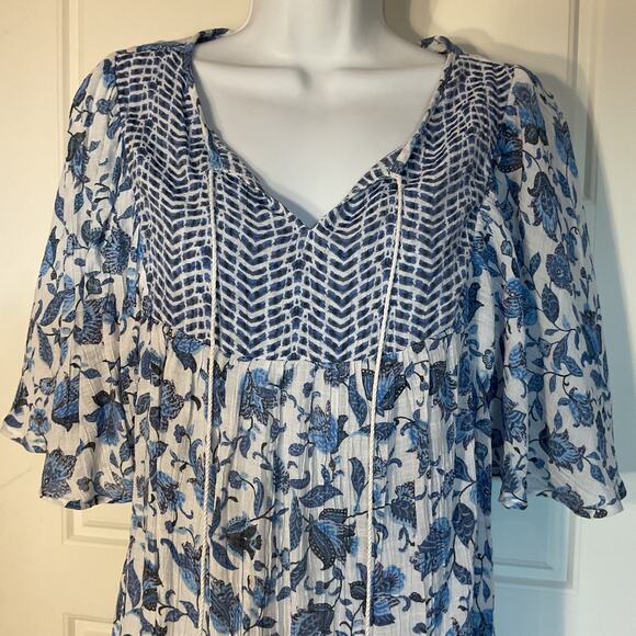 Robert Louis White/Blue Floral Boho/Peasant/Cottage Short Bell Sleeve M - Picture 2 of 6